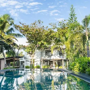 Sarakkuwa Guest house Pamunugama